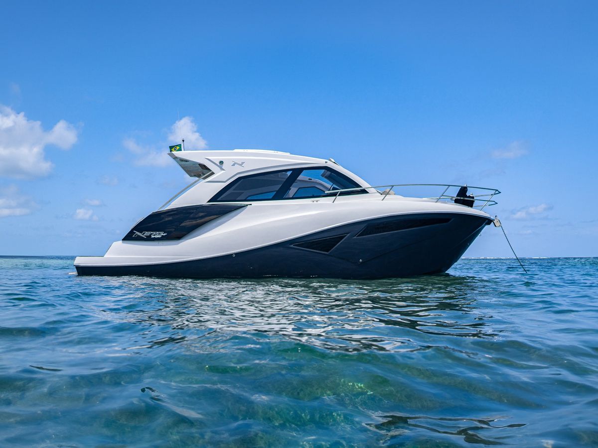 NX370 HT Sport at anchor